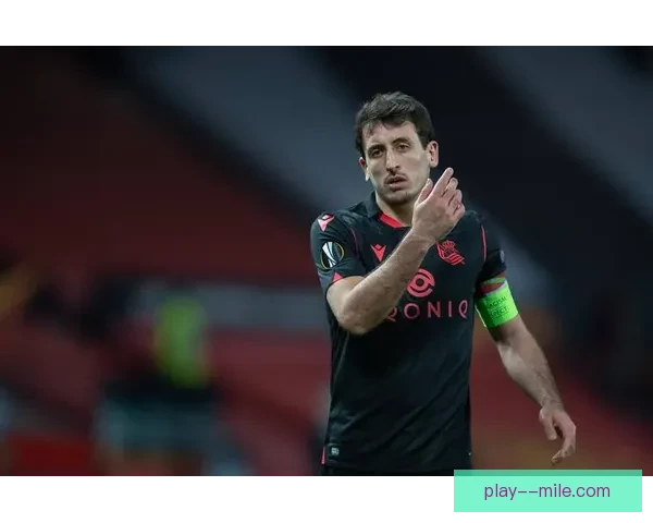 奥亚萨瓦尔主场点球破门为皇家社会西甲之夜首开纪录引爆全场激情